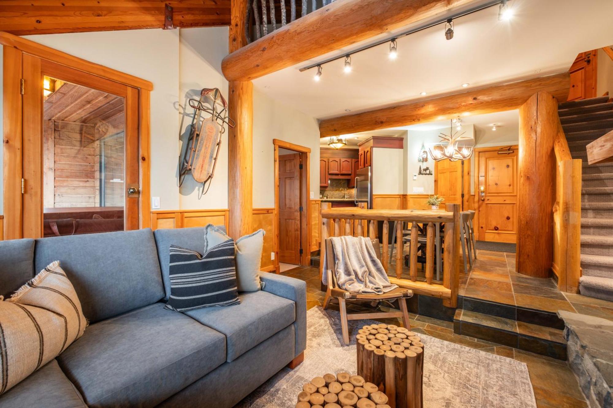 Rainbow By Outpost Whistler Villa Ngoại thất bức ảnh