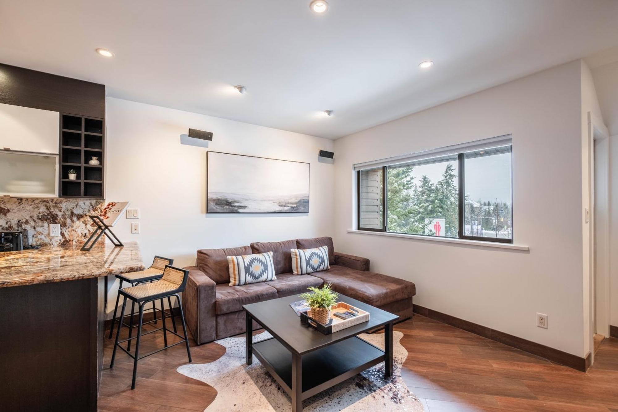 Rainbow By Outpost Whistler Villa Ngoại thất bức ảnh